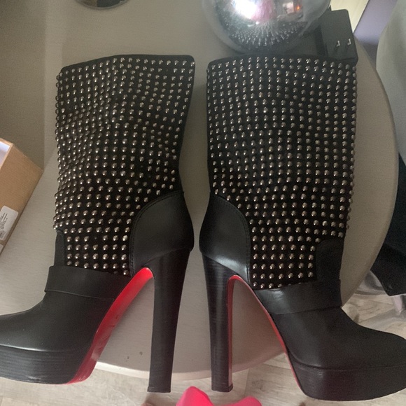 Black Christian Louboutin boots with studs size 39 - Picture 5 of 8